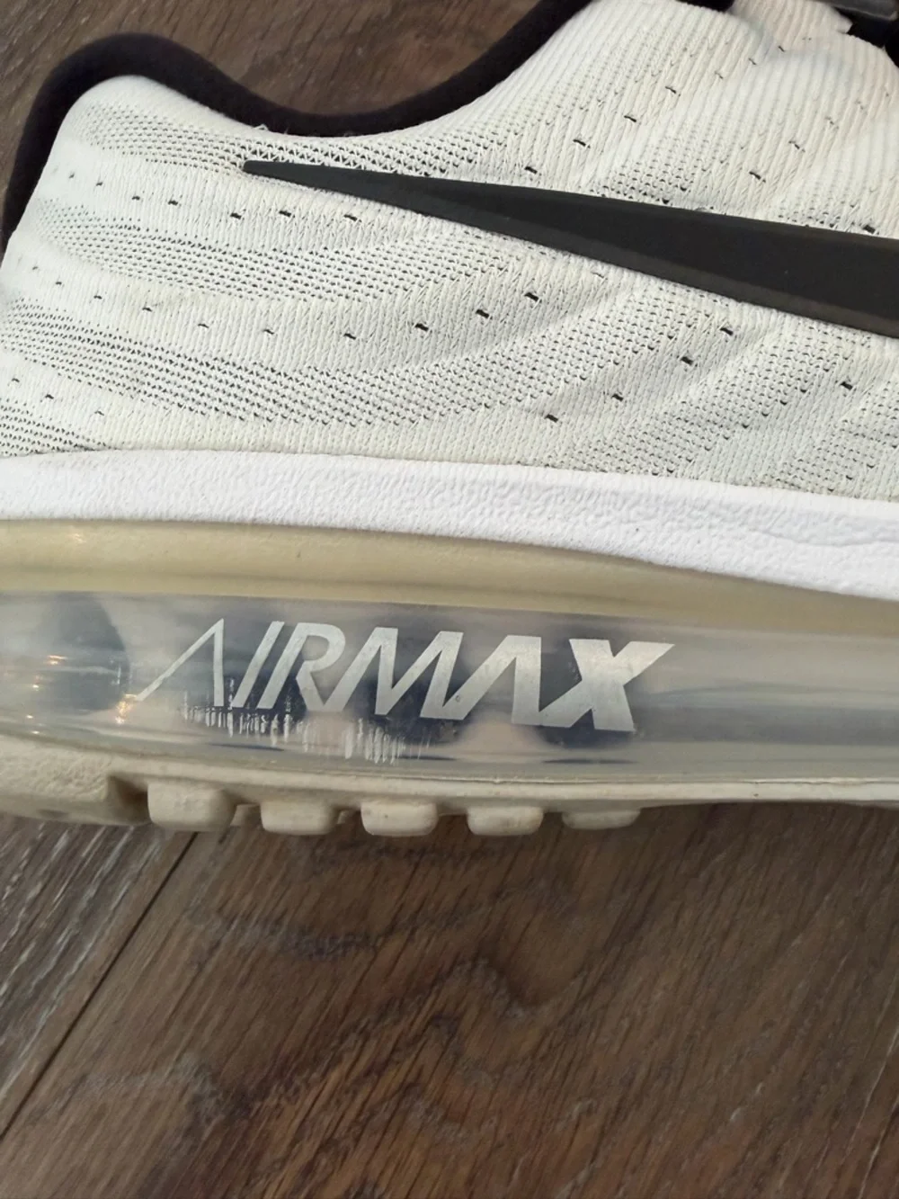 Nike Air Max 2017 White and Black Athletic Trainers - Picture 4 of 7